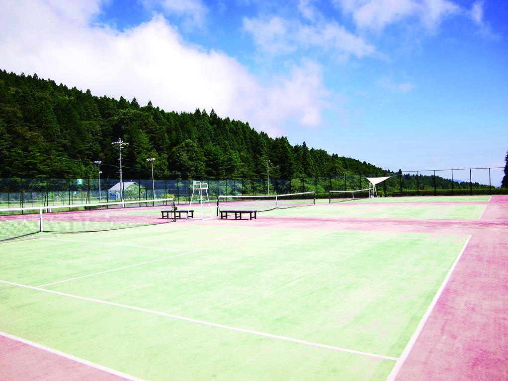 Menard Aoyama Resort: Wafukan Utatsukasa Iga Kültér fotó